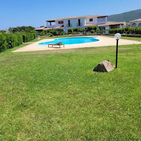 Casa 40 Nel Complesso Di Piscine Capannizza Vicino Via Europa, Provincia Di Sassari Apartment